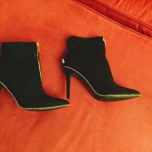 S10 booties brand new